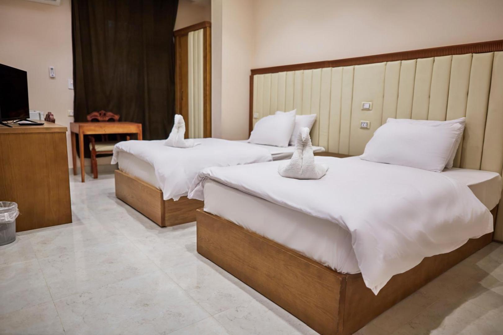 Grand Pyramid View Hotel Kafrat al Jabal Exterior photo