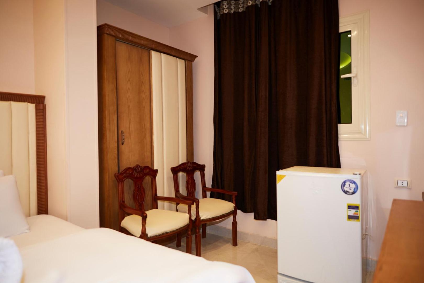 Grand Pyramid View Hotel Kafrat al Jabal Exterior photo